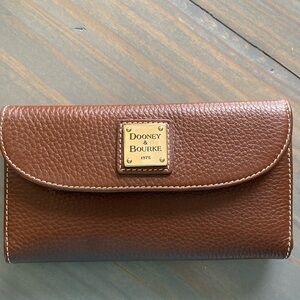 Dooney & Bourke Pebbled Leather Wallet.  NWT